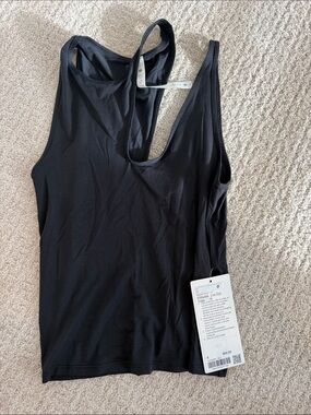 LULULEMON shoulder cut out yoga tank